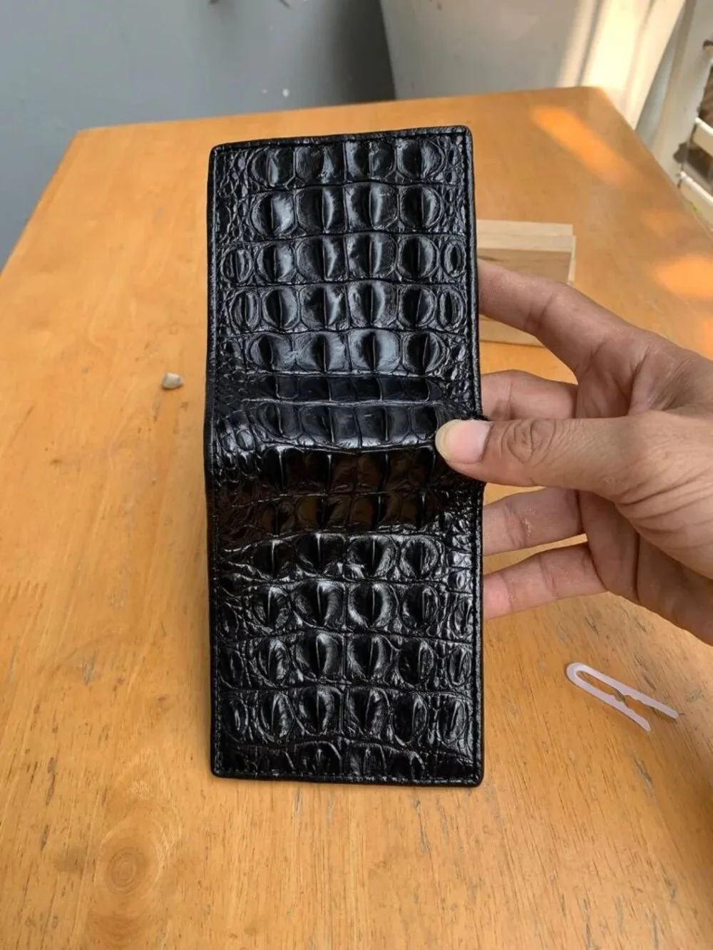 Genuine Alligator Bifold Wallet for Men - Real Crocodile Leather, Black Hornback